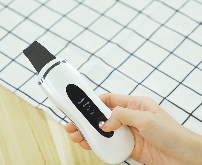 Custom Logo 4-in-1 Ultrasonic Pore Cleaner & Ion Beauty Skin Spatula
